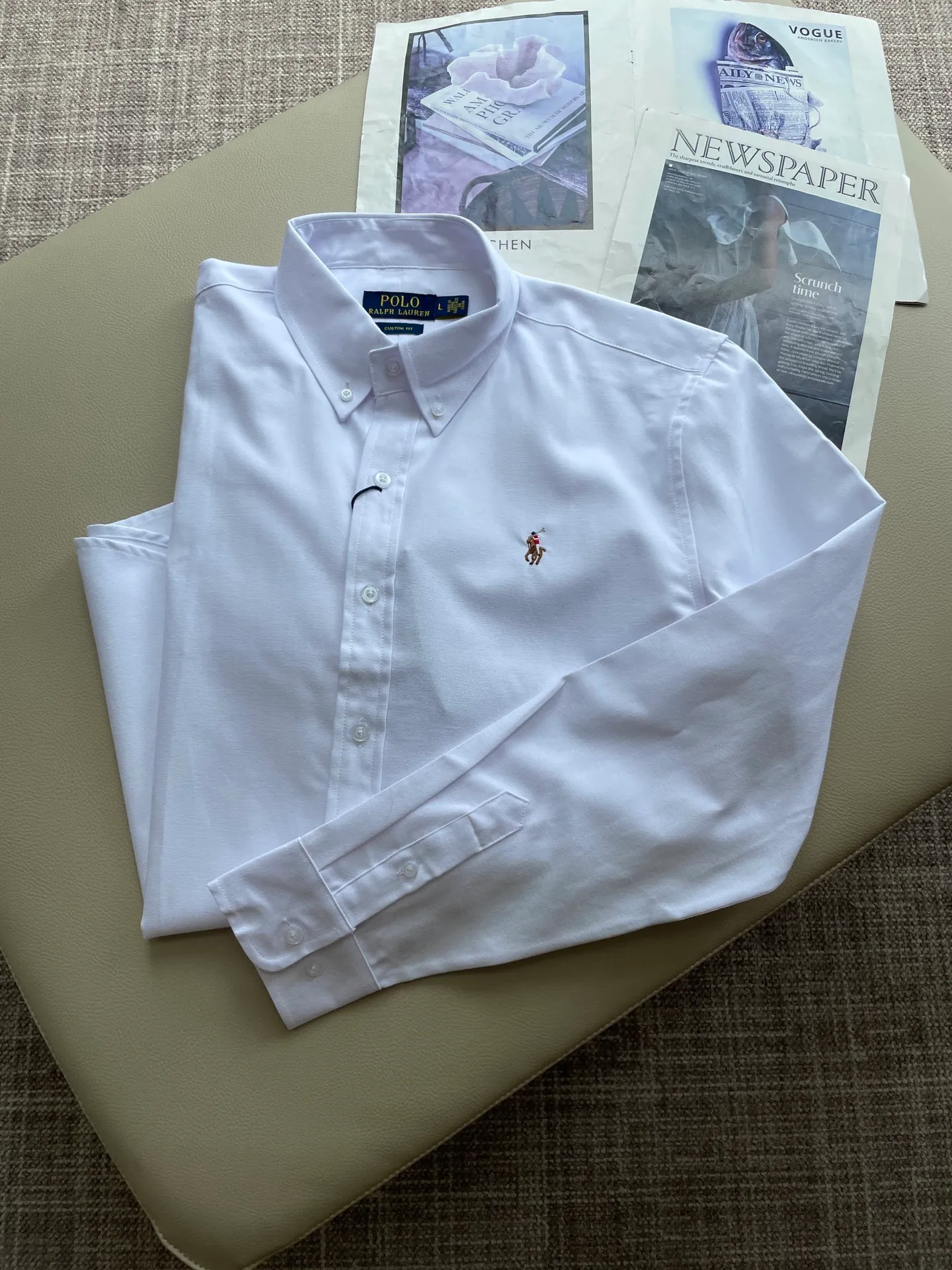 P220 🌸🌸🌸 POLO Ralph Lauren [High Quality] Classic shirt! Classic casual shirt made of pure cotton fabric with unique design, simple, clean and classic version design. It is a versatile style that can be switched at will. The fabric feels soft and delicate, highly breathable, close to the skin and comfortable to wear. It can be worn alone as an inner layer. Its versatile performance is beyond your imagination! The upper body of the ready-to-wear is simple and classic yet elegant! Size:M-XXL